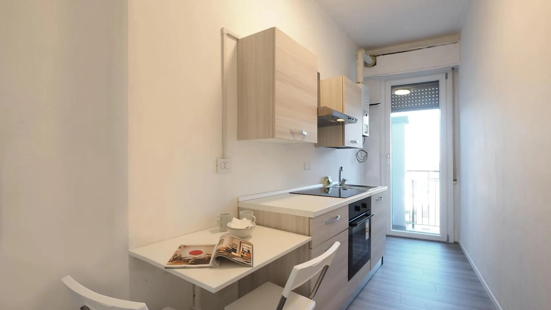 Contempora Apartments - Camera Plana B Milan 0*,  Italy