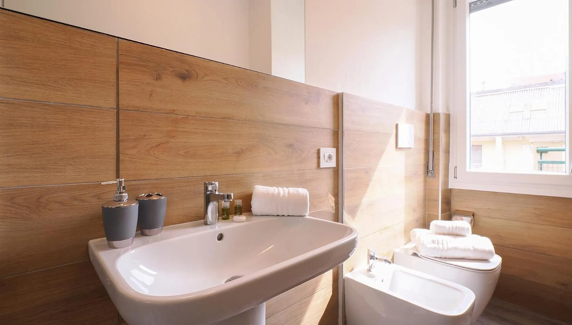 Contempora Apartments - Camera Plana B Milan Guest house