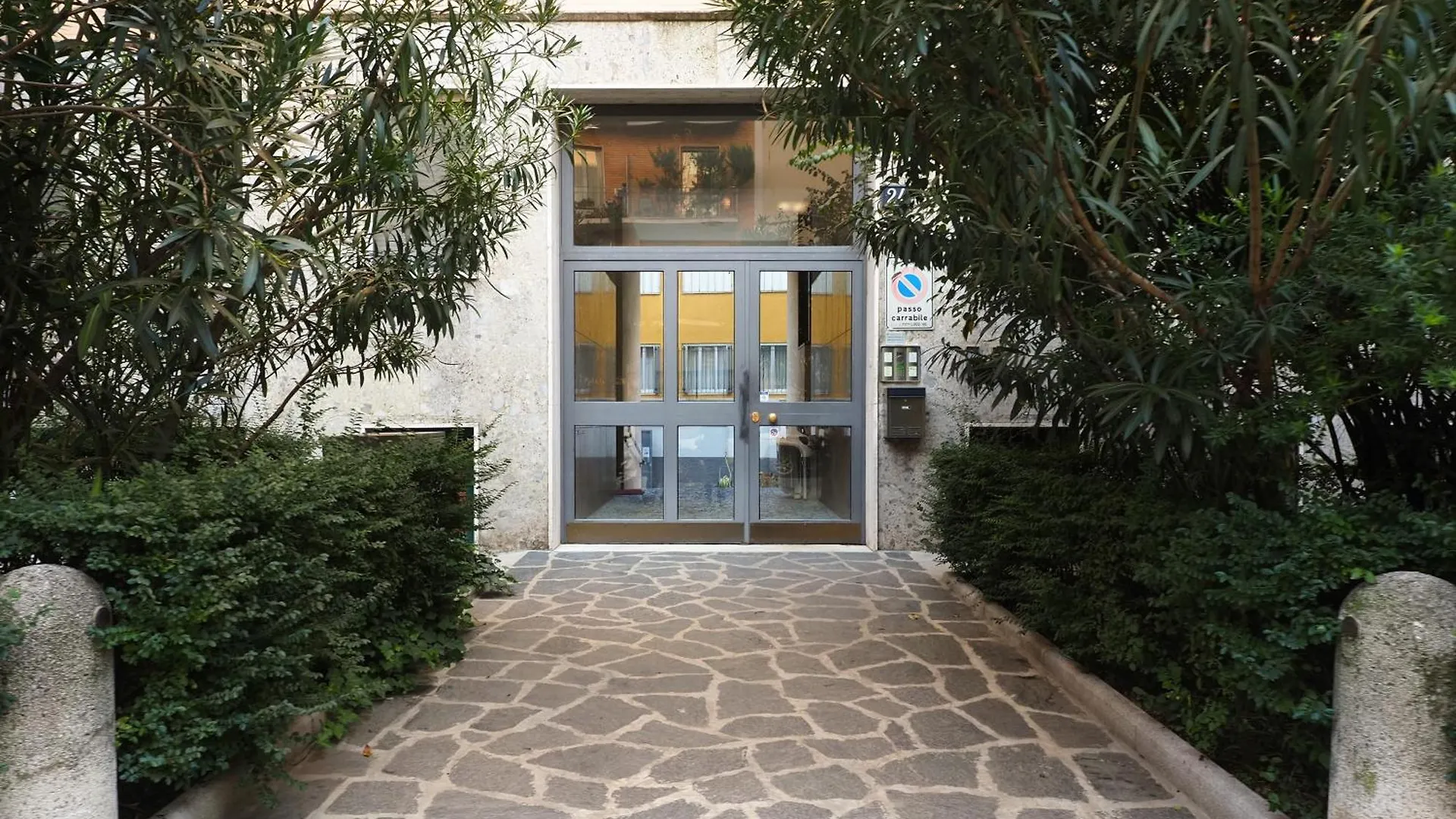 Contempora Apartments - Camera Plana B Milan Guest house