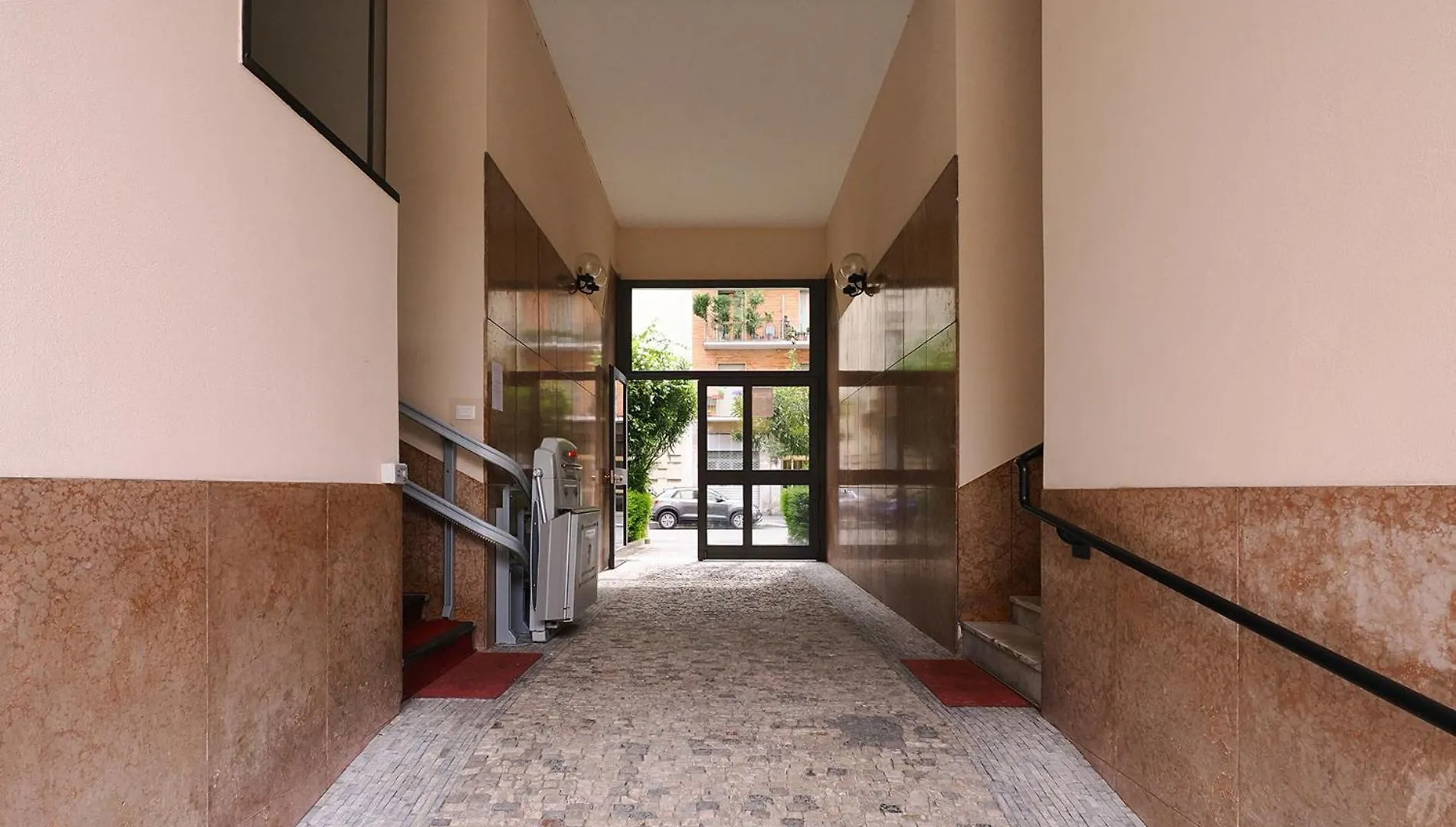 Contempora Apartments - Camera Plana B Milan 0*,  Italy
